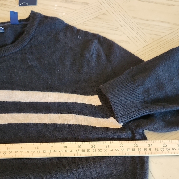 Izod Men's Soft Black Sweater with Beige Stripes Size XL - Picture 4 of 7